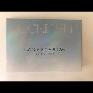 Anastasia Beverly Hills Moon Child